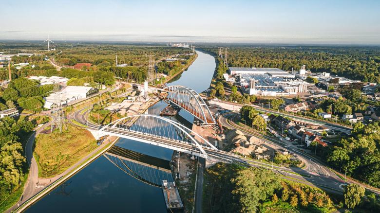 luchtfoto nieuwe spoorbrug Herentals